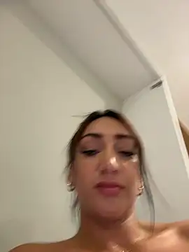 ninabigtitied - Ninabigtitied's free webcam - UK Sex Cams