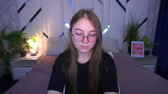 arrinawairr - ArrinaWairr's free webcam