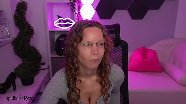annikarose - AnnikaRose's free webcam
