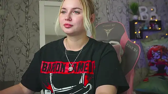 moon_valkyrie - Moon_Valkyrie's free webcam