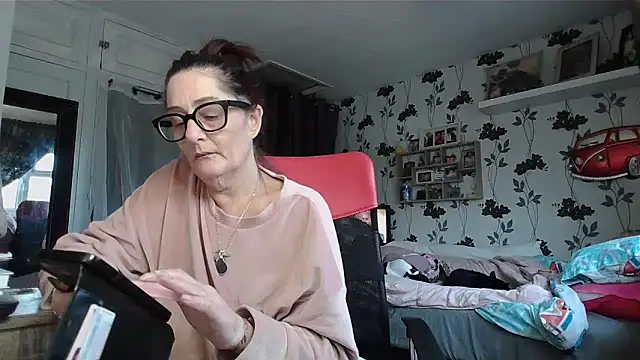 mrs-ivy - Mrs-Ivy's free webcam - UK Sex Cams