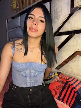 Laura-Khalifa Live Webcam on Stripchat