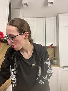 martiniiselenna - MartiniiSelenna's free webcam