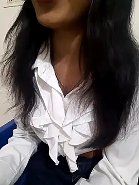 Webcam Model (Navya67)  is live.Free join now!