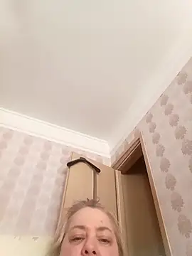 almagold47 - AlmaGold47's free webcam