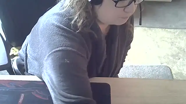 silvia2277 - Silvia2277's free webcam