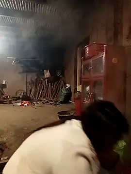 quynhkoolbae - Quynhkoolbae's free webcam