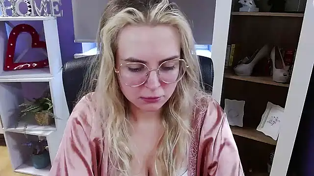 zoey_erotic - Zoey_Erotic's free webcam - UK Sex Cams