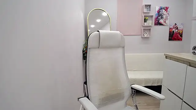 milla_cutie18 - Milla_Cutie18's free webcam