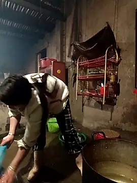 quynhkoolbae - Quynhkoolbae's free webcam