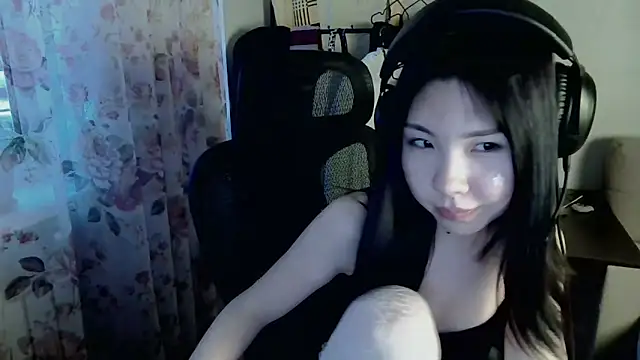 aprilonilll - AprilOnilll's free webcam