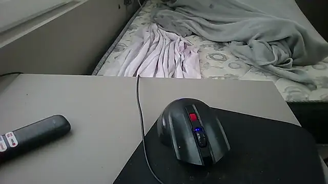 juninholekejr - JUNINHOLEKEJR's free webcam - UK Sex Cams