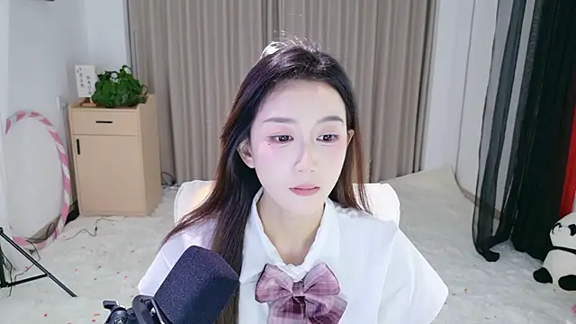 dancing-coco12 - Dancing-Coco12's free webcam