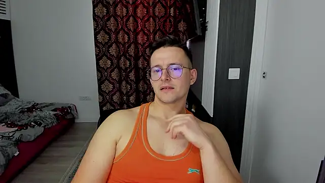 sexxymuscles4u - Sexxymuscles4u's free webcam - UK Sex Cams