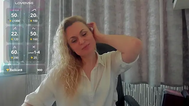 lanalight_x - LanaLight_x's free webcam - UK Sex Cams