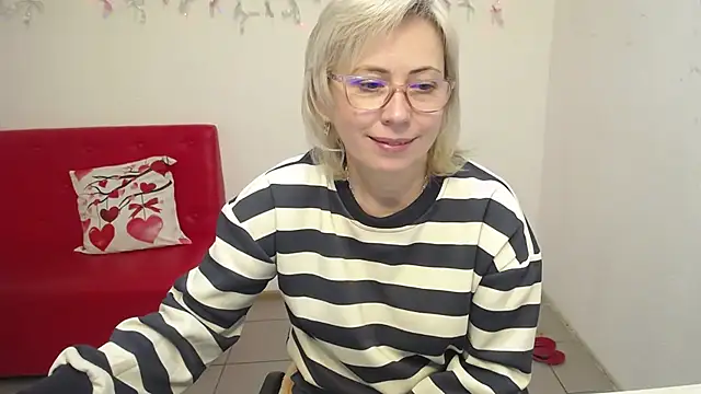 laurenwishy - LaurenWishy's free webcam