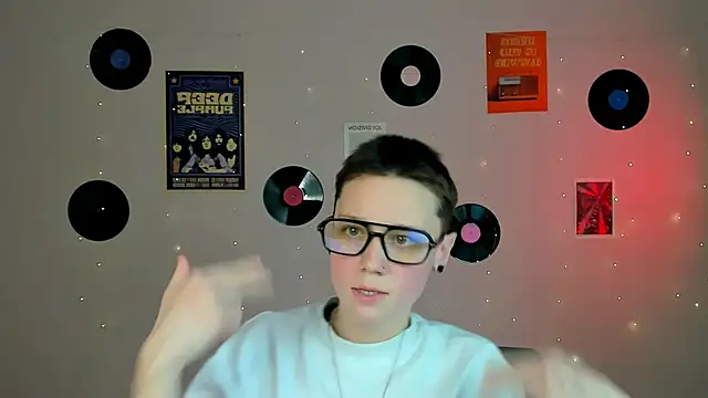 emi_fade - Emi_fade's free webcam