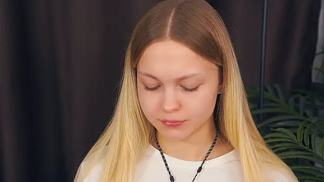 mitziekeizer - MitzieKeizer's free webcam