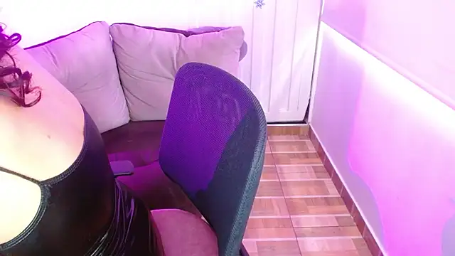 milfrousse - Milfrousse's free webcam