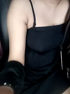 Webcam Model (Sonalisiya)  is live.Free join now!