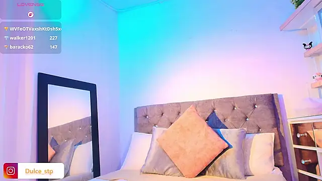 vale_prado - Vale_prado's free webcam