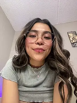 loveegirll1 - Loveegirll1's free webcam