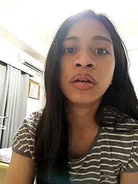 ursassytrans - Ursassytrans's free webcam