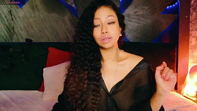 elyaquinn - ElyaQuinn's free webcam - UK Sex Cams