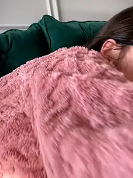 Webcam Model (HotXMom_)  is live.Free join now!