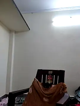 Webcam Model (Sweet-kajal7)  is live.Free join now!