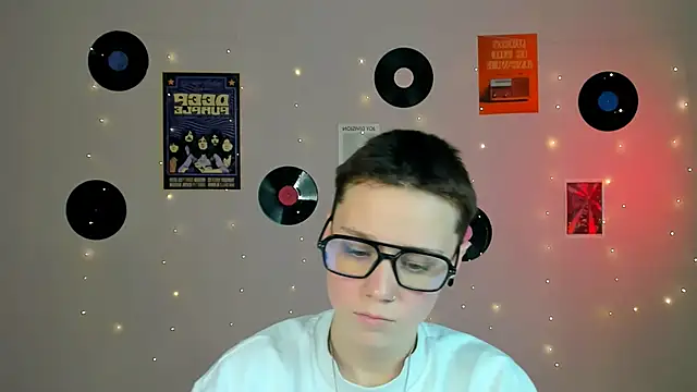 emi_fade - Emi_fade's free webcam