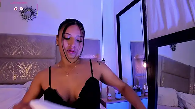 Webcam Model (CeliWoods)  is live.Free join now!