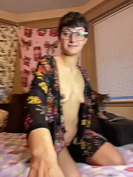 Webcam Model (FaiiryArii)  is live.Free join now!