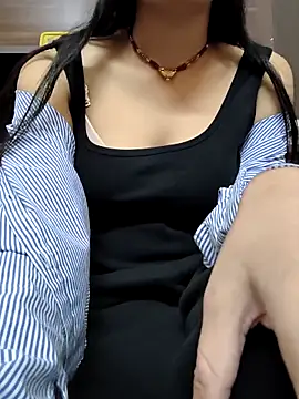 modelbigbobs (F teen) - pink pussy🤤 ass finger 🤞