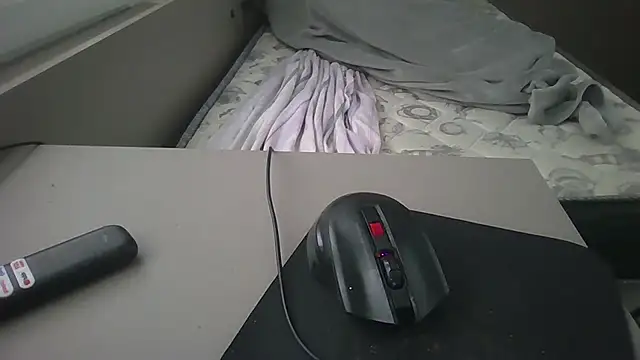 juninholekejr - JUNINHOLEKEJR's free webcam