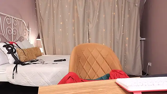 aleksa_foxy - Aleksa_Foxy's free webcam