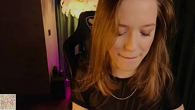 emmasday - Emmasday's free webcam