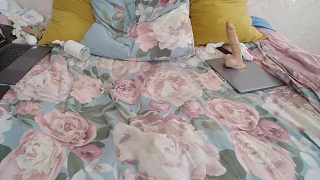 ksenia_444 - Ksenia_444's free webcam