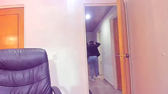 emyclark01 - EMYCLARK01's free webcam