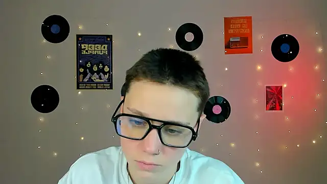 emi_fade - Emi_fade's free webcam