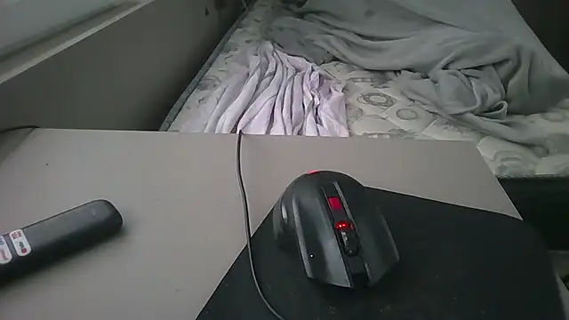 juninholekejr - JUNINHOLEKEJR's free webcam