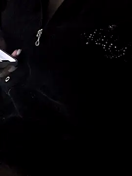 Rozaaaaforyoubigboob Live Webcam on Stripchat