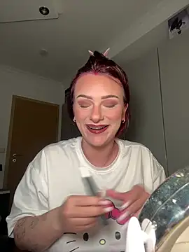 Webcam Model (OliviaaFischer)  is live.Free join now!