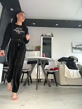 dear2002 Live Webcam on Stripchat