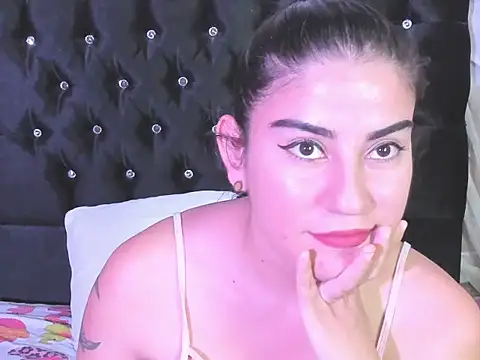 kenia_walkerr - Kenia_walkerr's free webcam