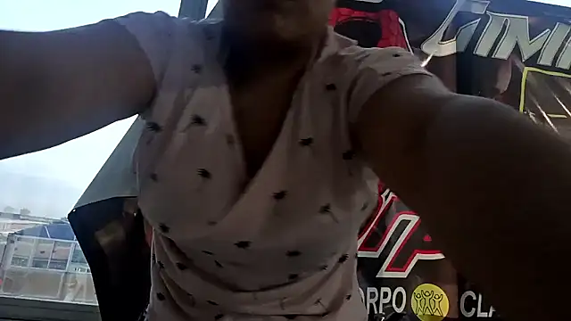 charis_21 - Charis_21's free webcam