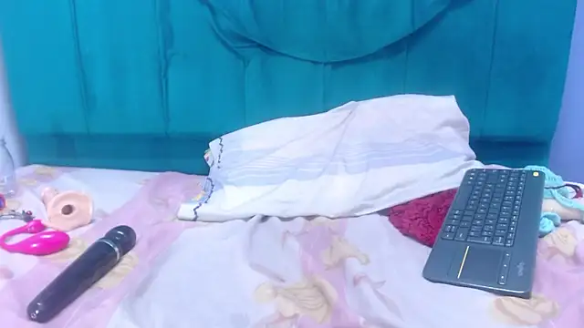 andrea_lopeez - Andrea_lopeez's free webcam