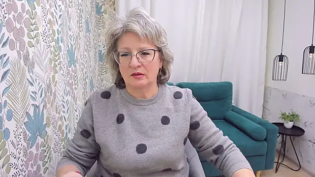 evelynjoyful - EvelynJoyful's free webcam