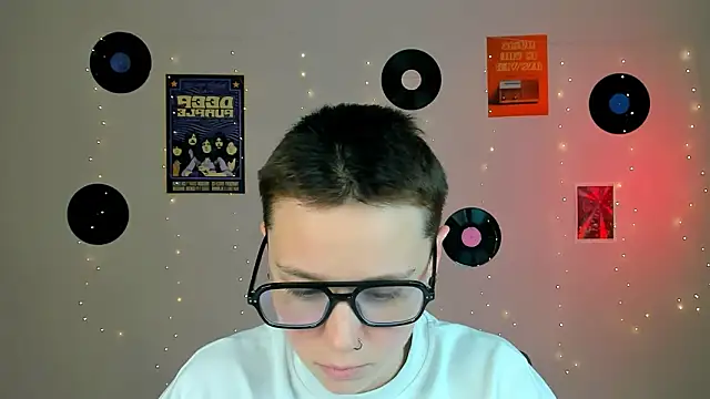 emi_fade - Emi_fade's free webcam