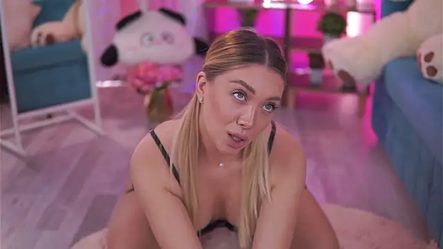 nadyablue - NadyaBlue's free webcam